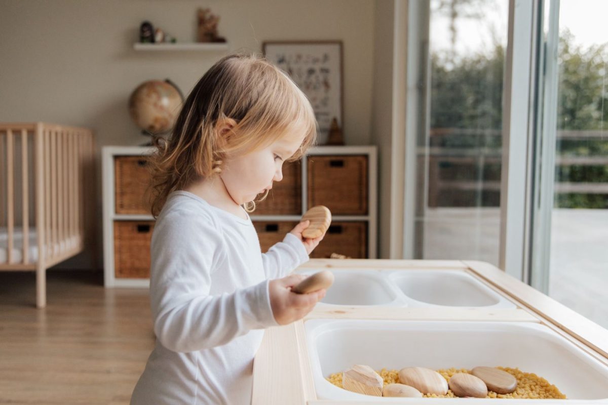 Activités Montessori faciles à faire à la maison