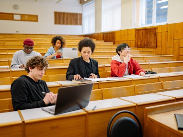 Se reconvertir vers l&rsquo;enseignement numérique en Inde