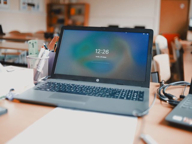 Comparatif UpGrad et Simplilearn pour l&rsquo;upskilling
